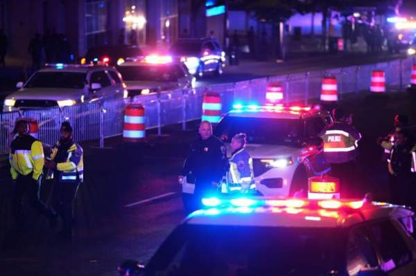 트럼프 피신 영상: 백악관 기자단 만찬 총격 사건 발생 ❘ 현장 상황·피신 경로·용의자 체포 실시간 분석