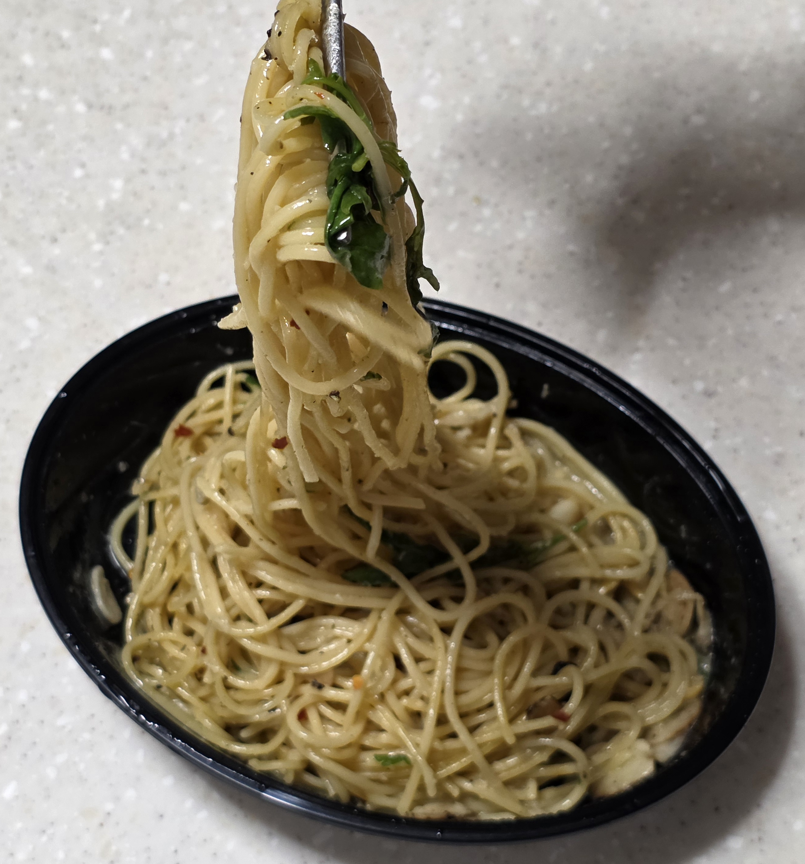 포장시에도 기름 응고없이 올리브오일과 조개의 신선한 감칠맛이 일품입니다