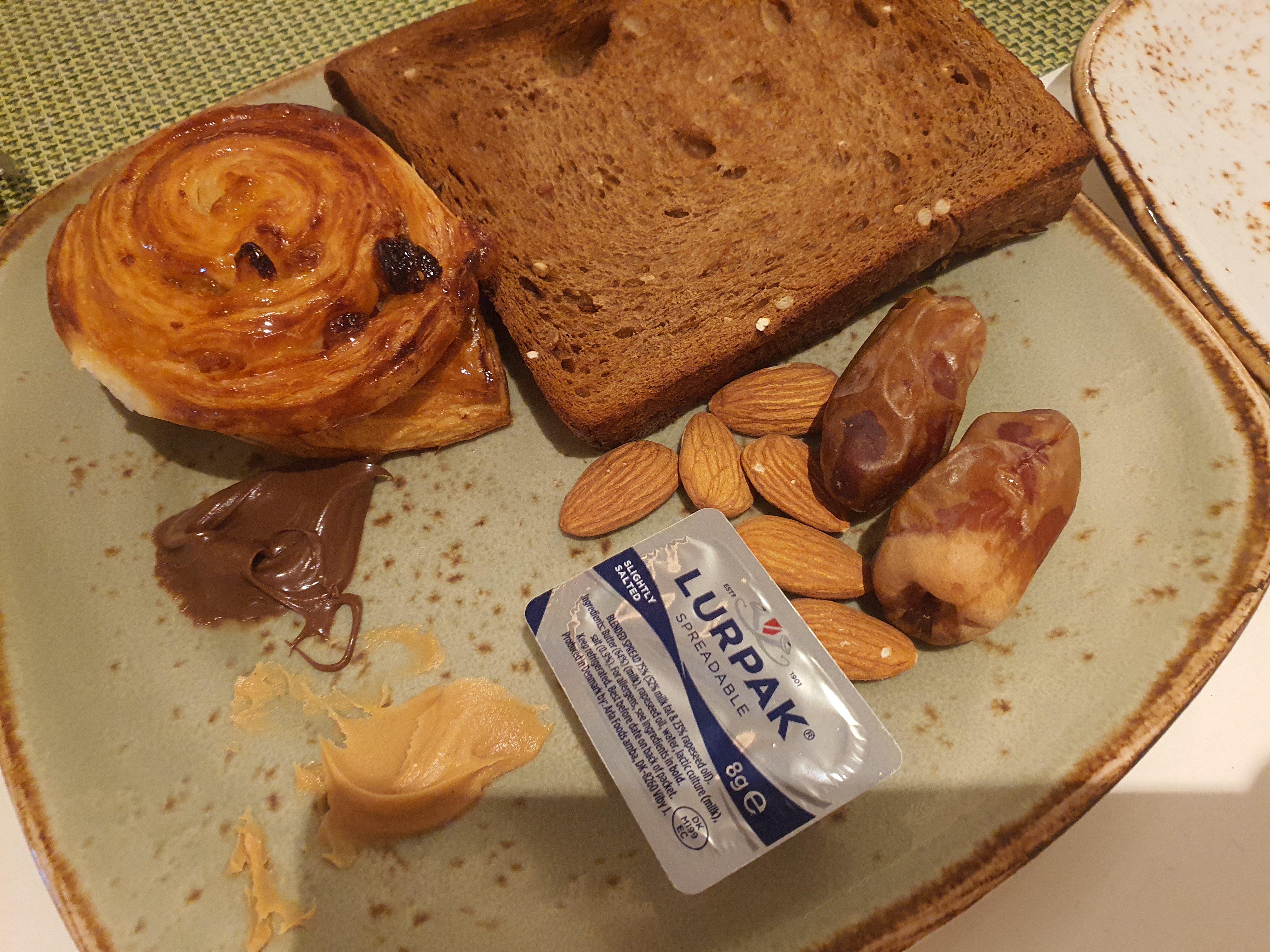 두바이 홀리데이 인 두바이 페스티벌 시티 호텔 솔직 후기 & 이용 꿀팁