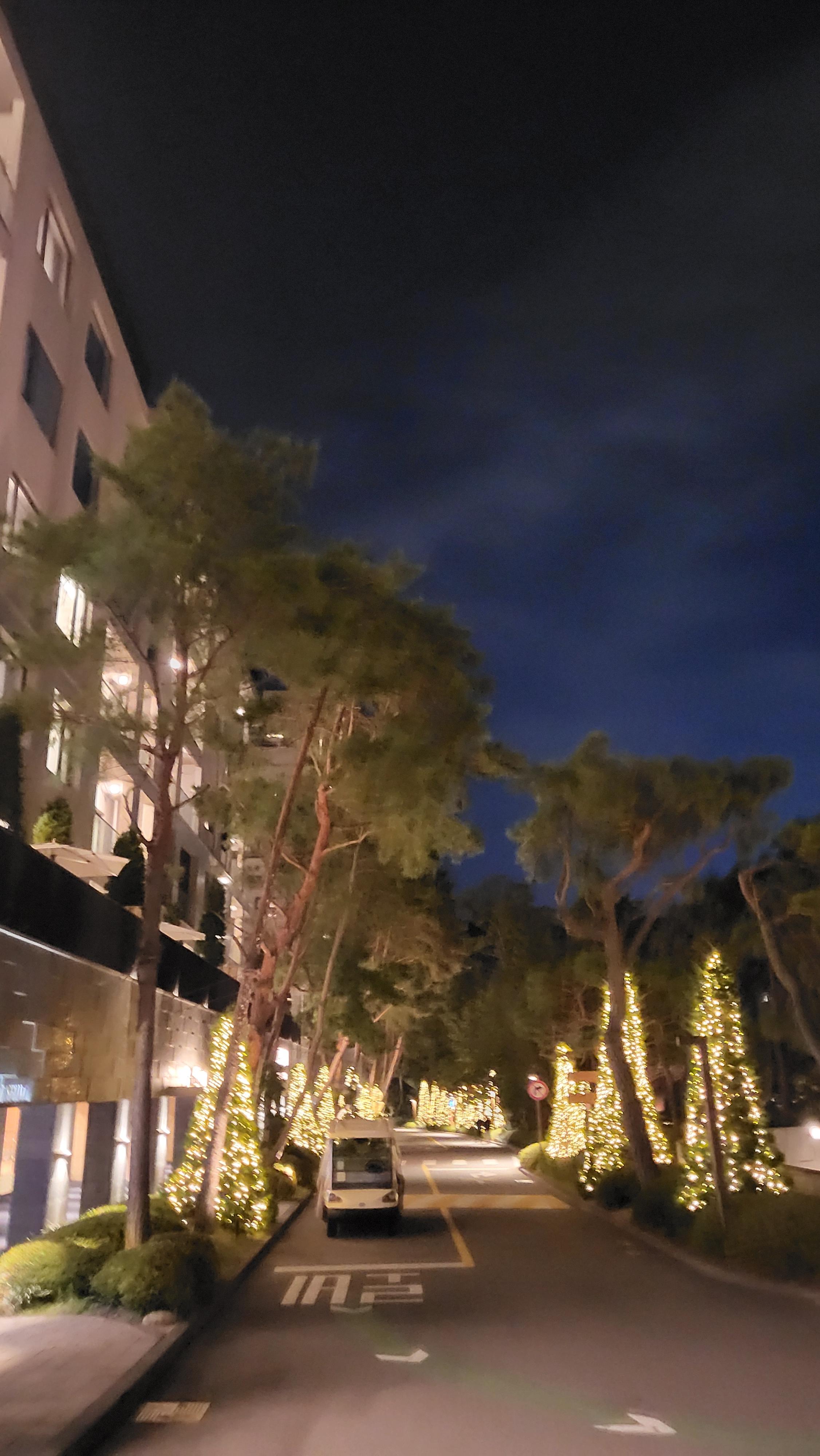 파라스파라에서 저녁 산책