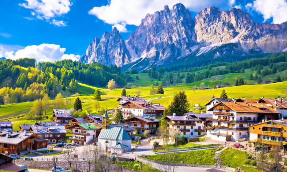 베니스에서 출발: 돌로미티, 미수리나 호수, 코르티나 여행 예약