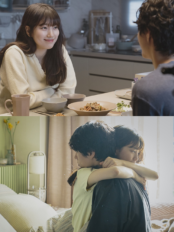 배우 수지와 박보검이 &#39;원더랜드&#39;에서 연기 호흡을 맞추고 있다. [사진=㈜에이스메이커무비웍스]
