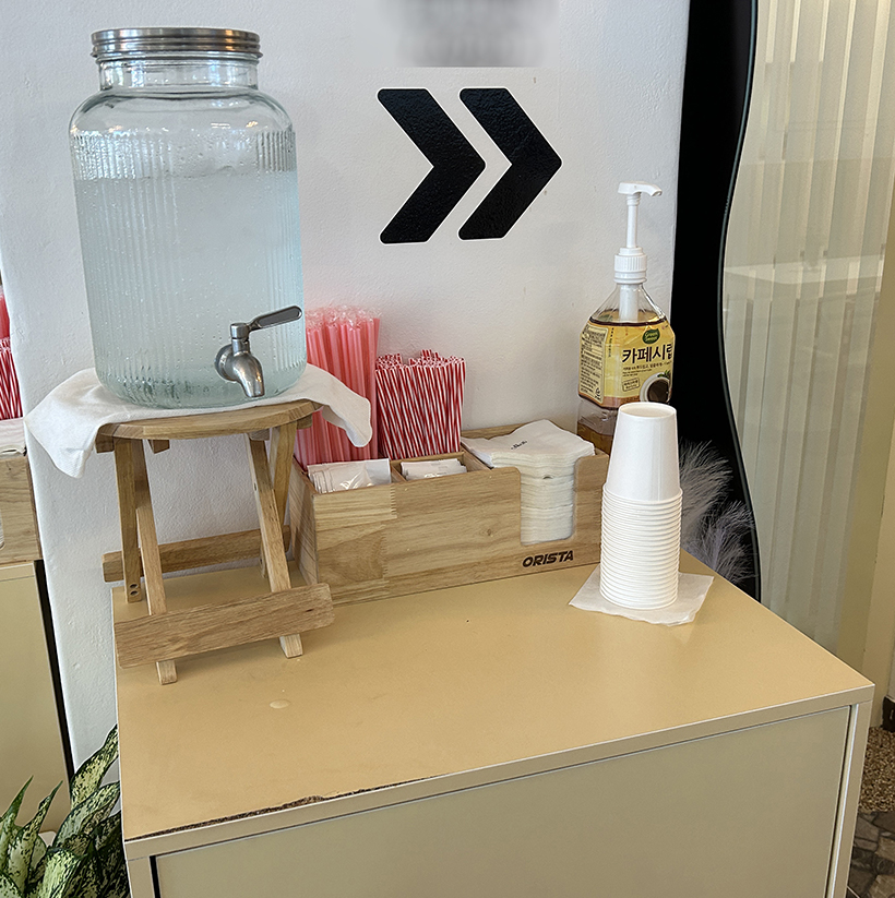 카페-올이브-물