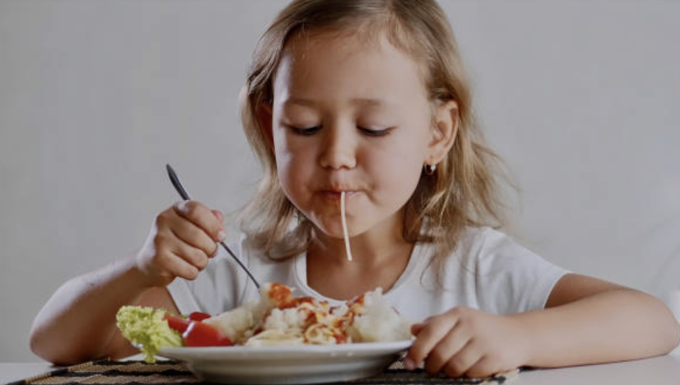 밥 잘먹는 아이
