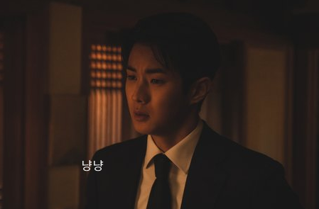 경관의 피 최우식