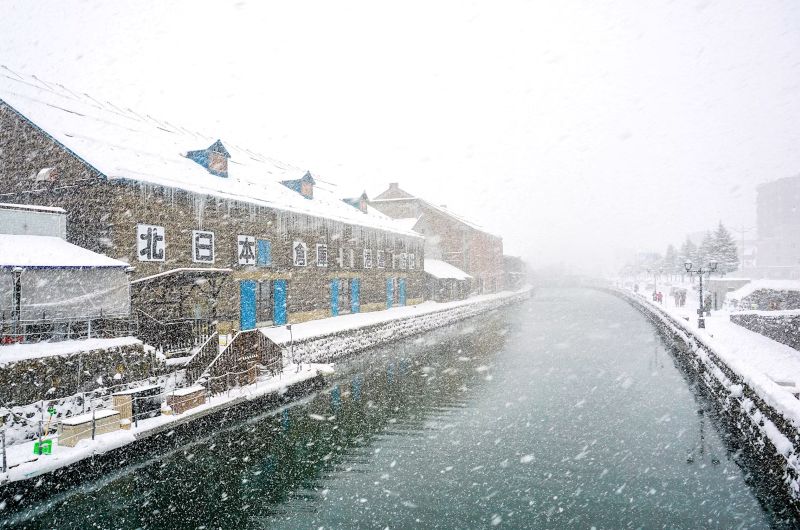 눈 내리는 겨울 오타루 운하, 고요하고 낭만적인 풍경