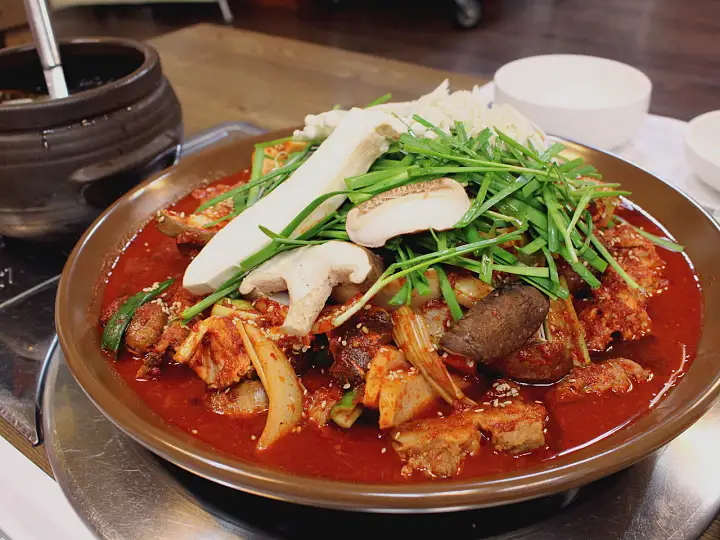 생생정보 매콤갈비찜 궁중갈비찜 얼큰 갈비찌개 맛집