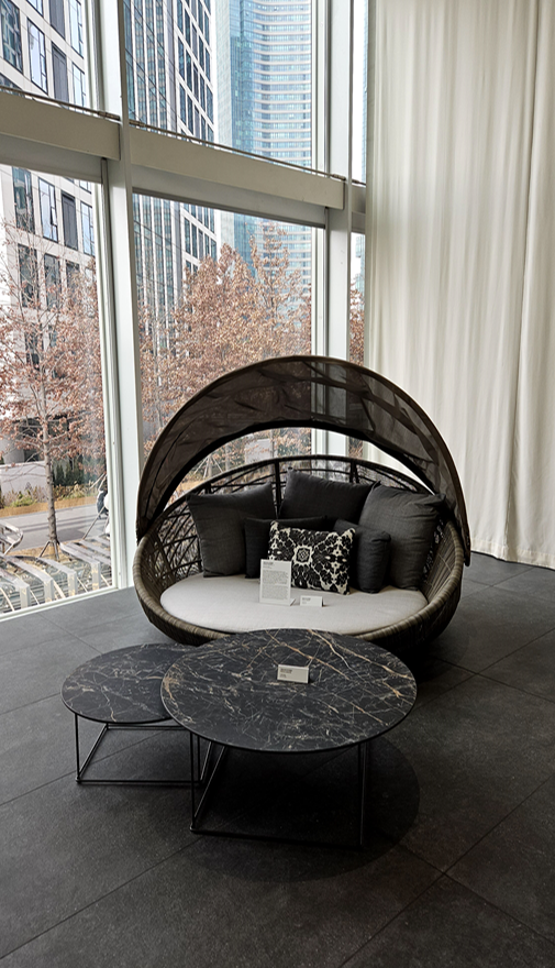 파트리시아 우르퀴올라 - 팻팻 테이블 (Fat-Fat Table)