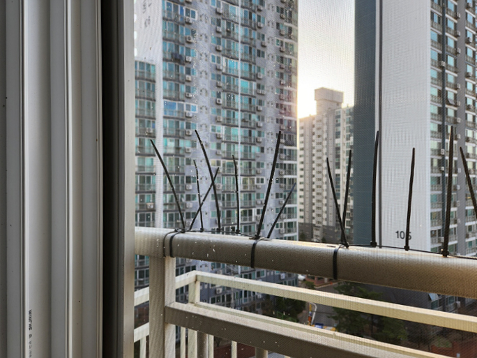 베란다-난간-케이블타이설치-비둘기퇴치