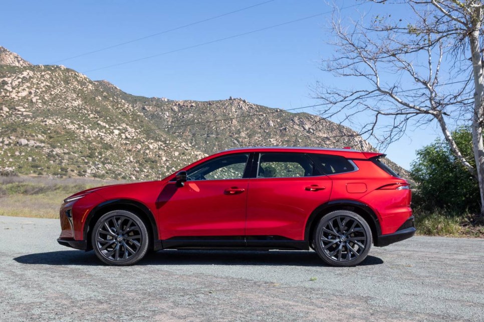 토요타 크라운 SUV 시그니아