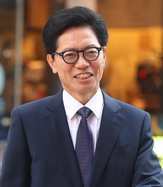 황정근 변호사 프로필 나이 고향 학력 경력 