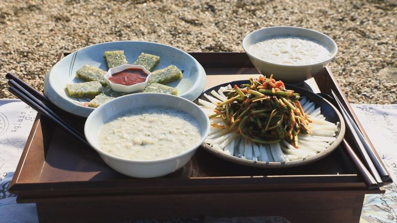 지견스님 '나물묵, 쑥죽 밥상'