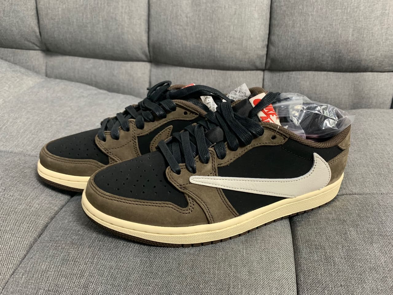 조던1 트래비스 스캇 로우