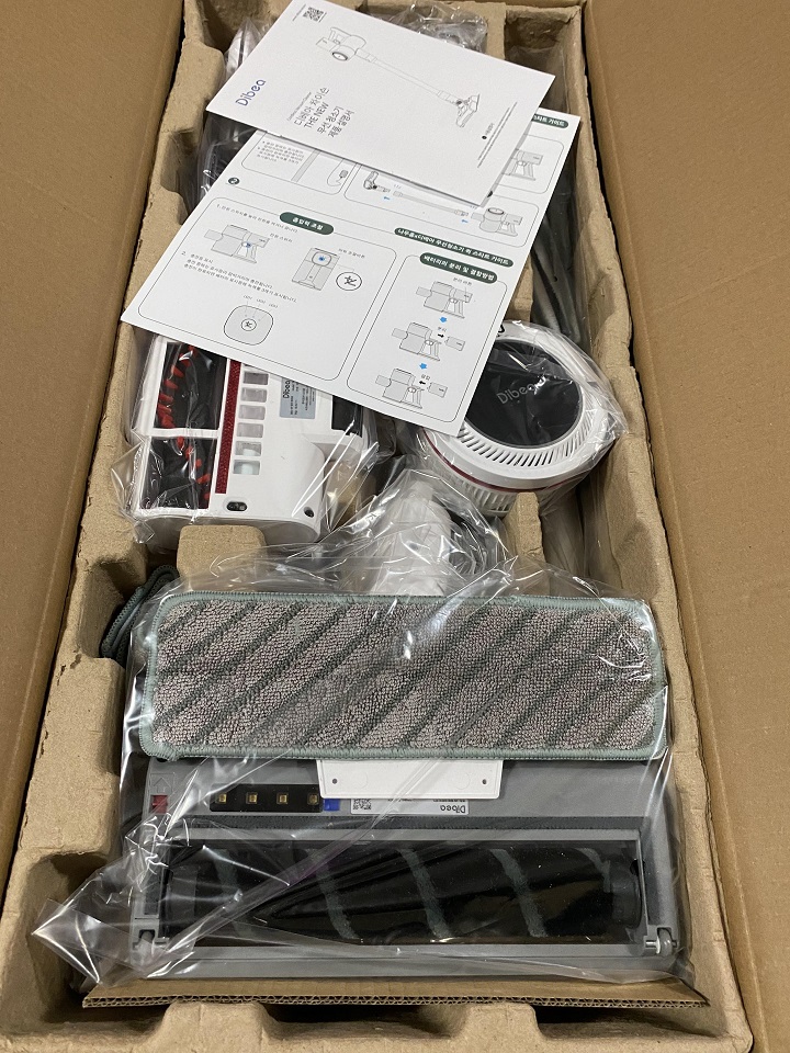 박스-오픈된-청소기-구성품