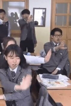 학교-폭력-이제-그만을-외치며-폭력을-거부하는-학생들