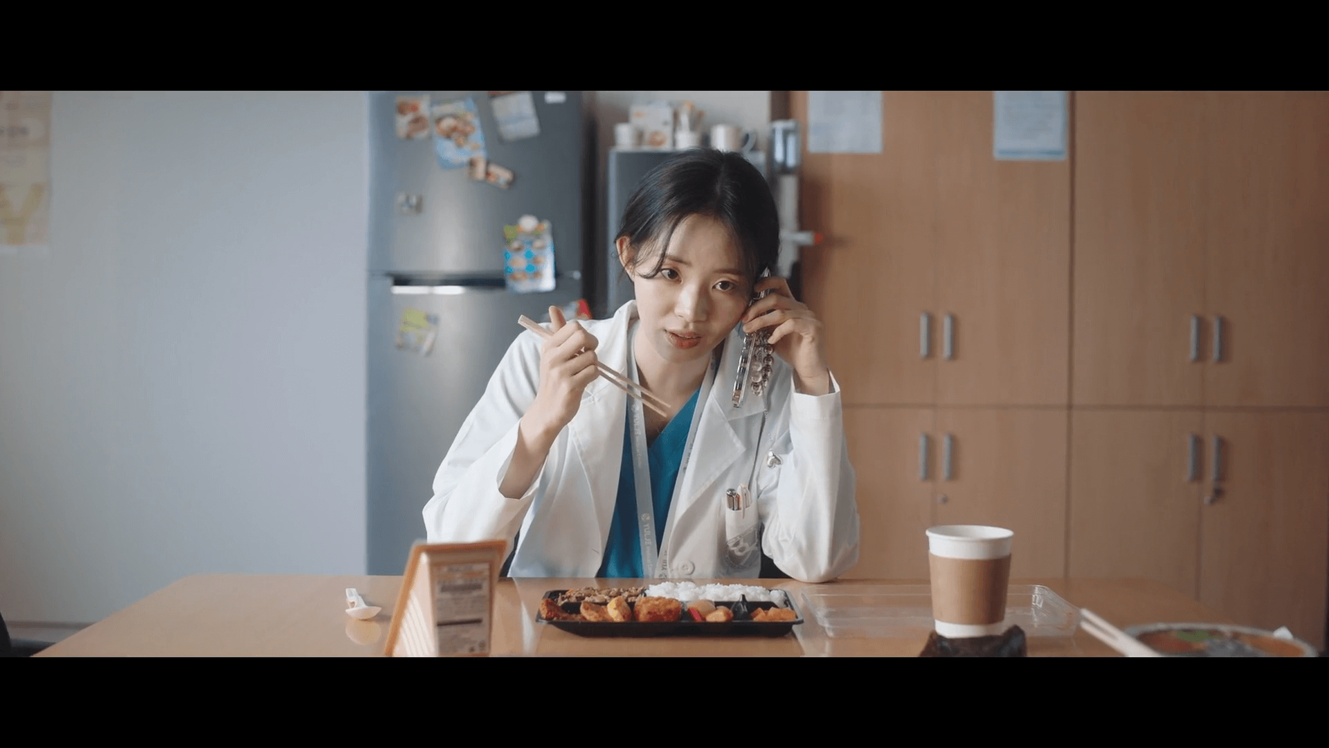 넷플릭스 드라마 '언젠가는 슬기로울 전공의생활' 2화 - 도시락을 먹는 표남경