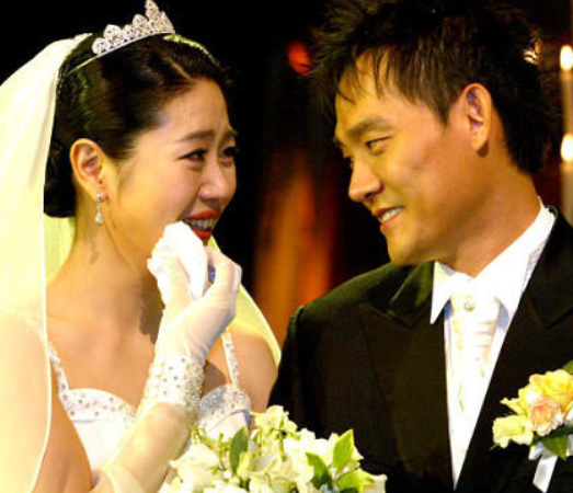 김용림 며느리 김지영과 아들인 배우 남성진의 다정한 부부 사진