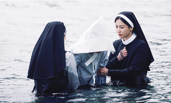 검은 수녀들 영화 속 한 장면