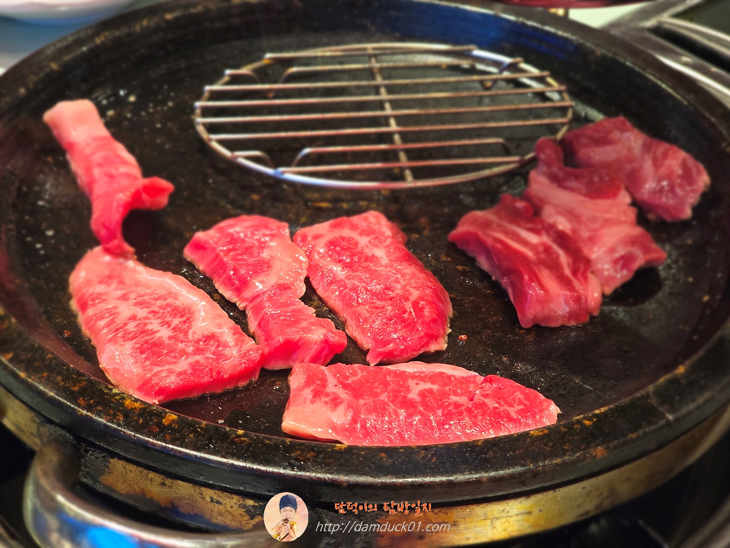 꾸석지돌판한우