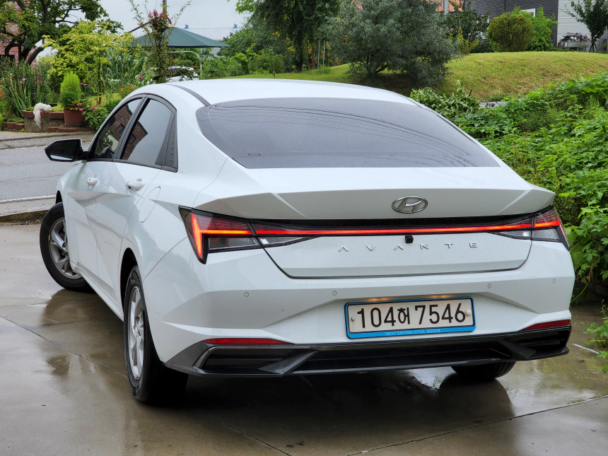 아반떼cn7 뒷모습