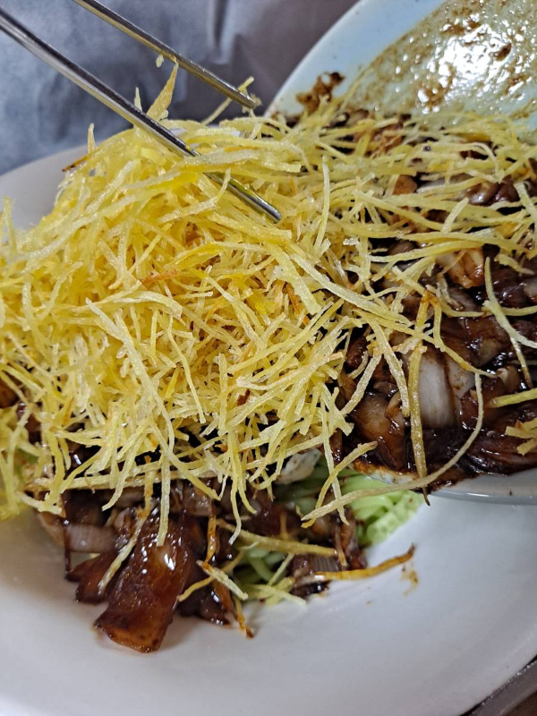 간짜장 잘 비비는 중