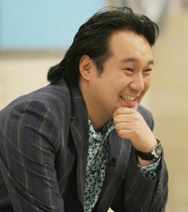 박철 미소