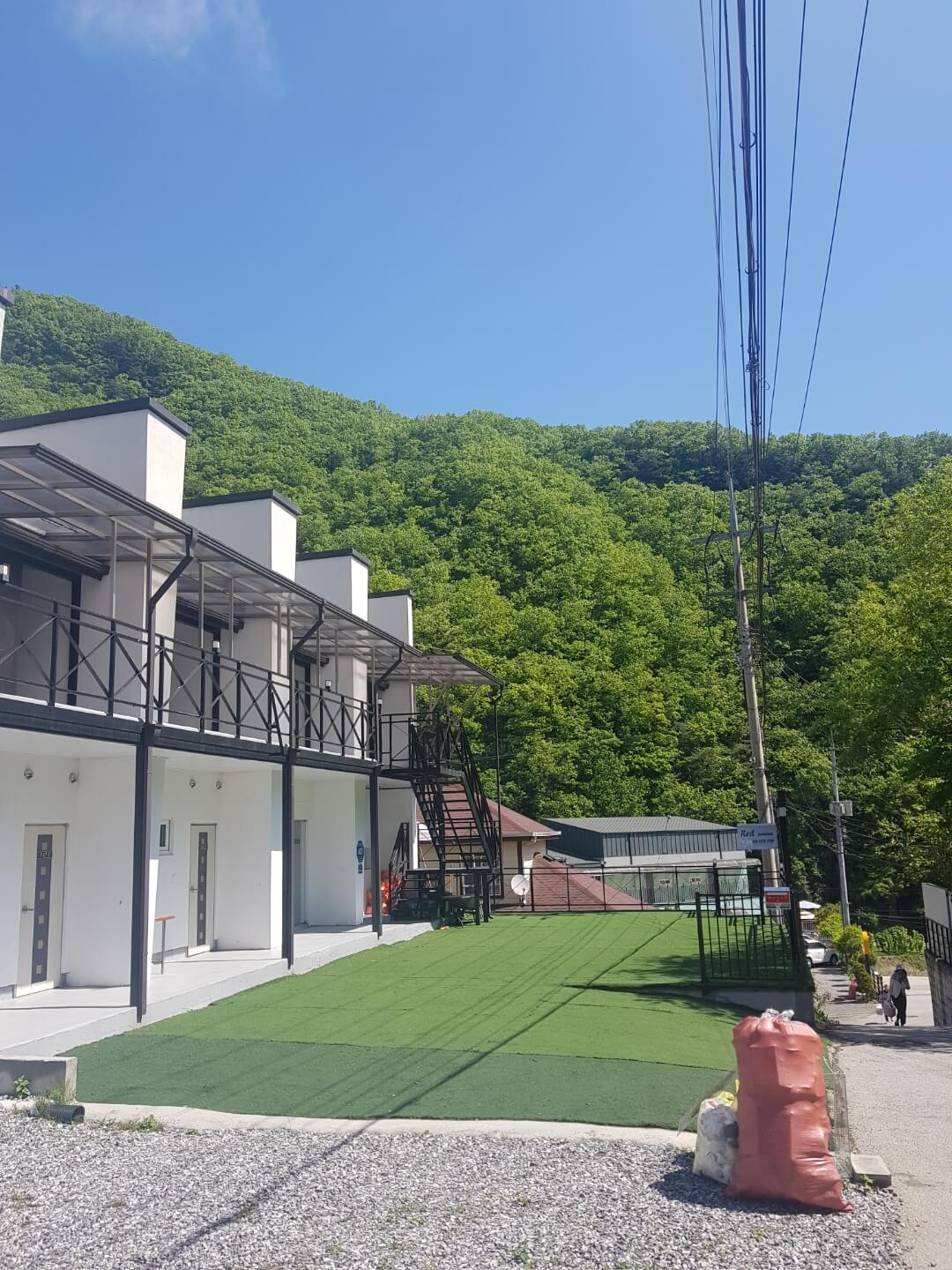 경기도 가평 펜션 레드 펜션 위치 리뷰 스파 펜션, 계곡 숲뷰