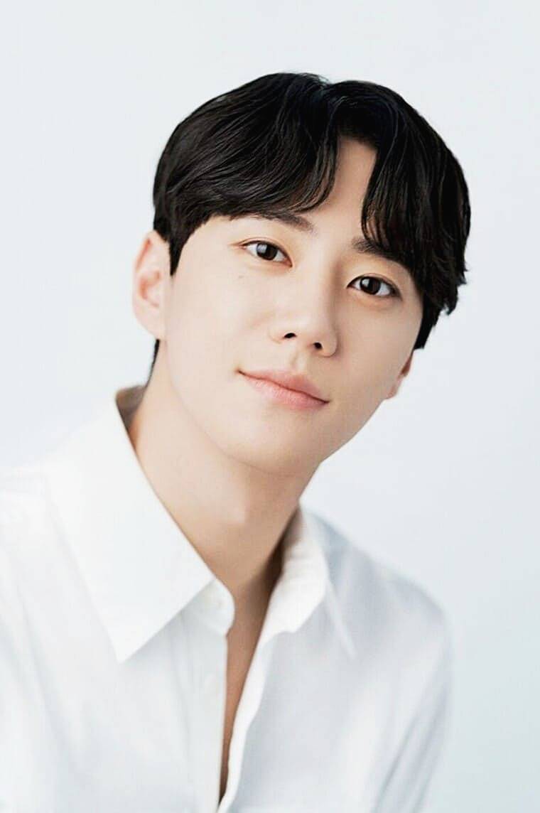 배우-이준영