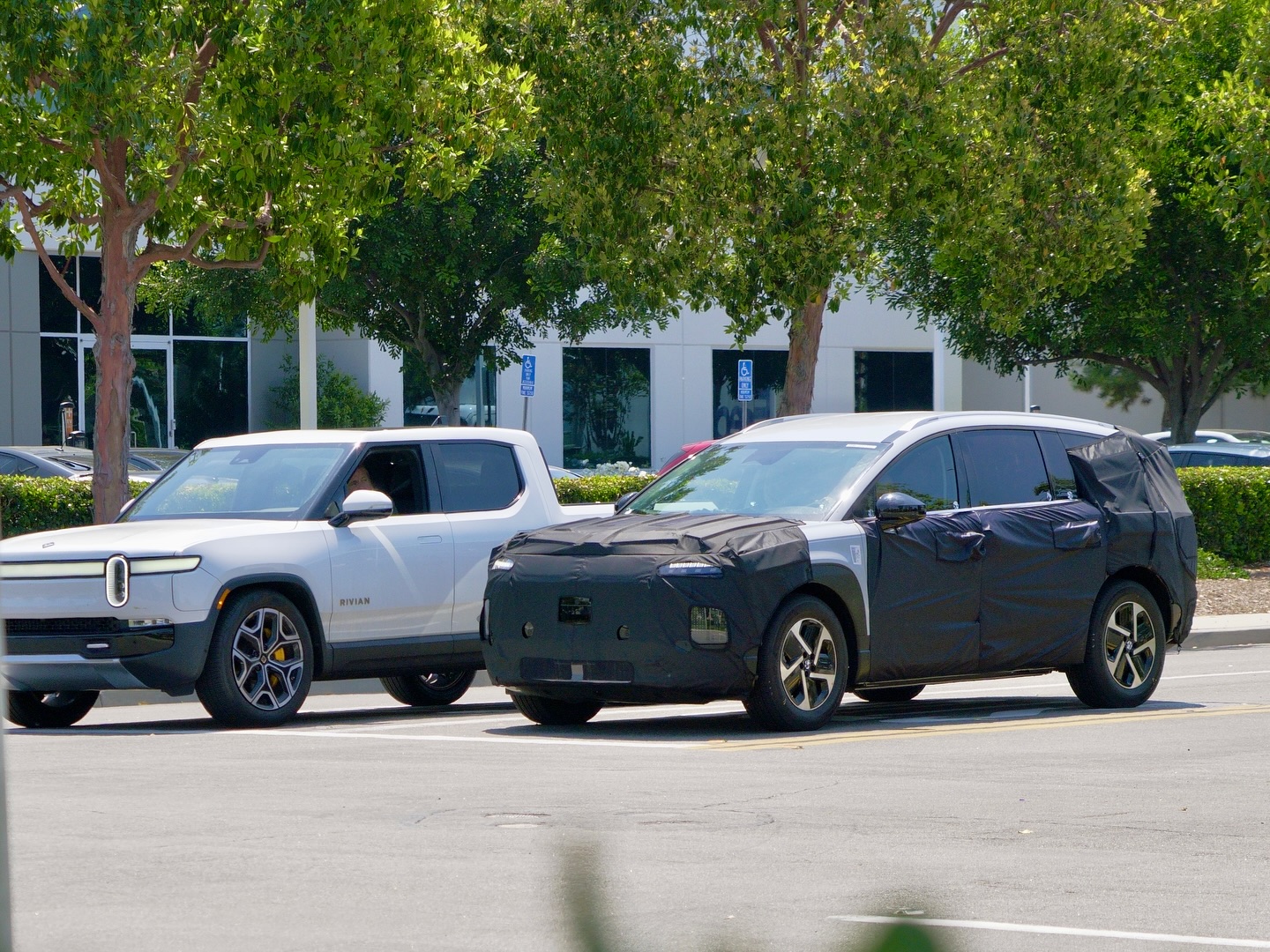 현대자동차 대형 전기 SUV 아이오닉 7 테스트카 스파이샷