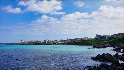 제주도의 하늘과 바다풍경 사진