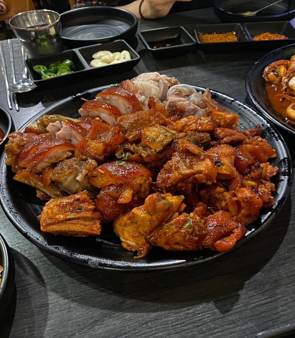 서현 삼족