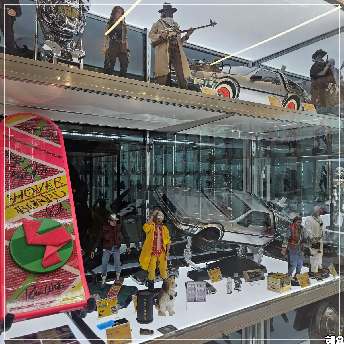 영화-백투더퓨저-피규어들