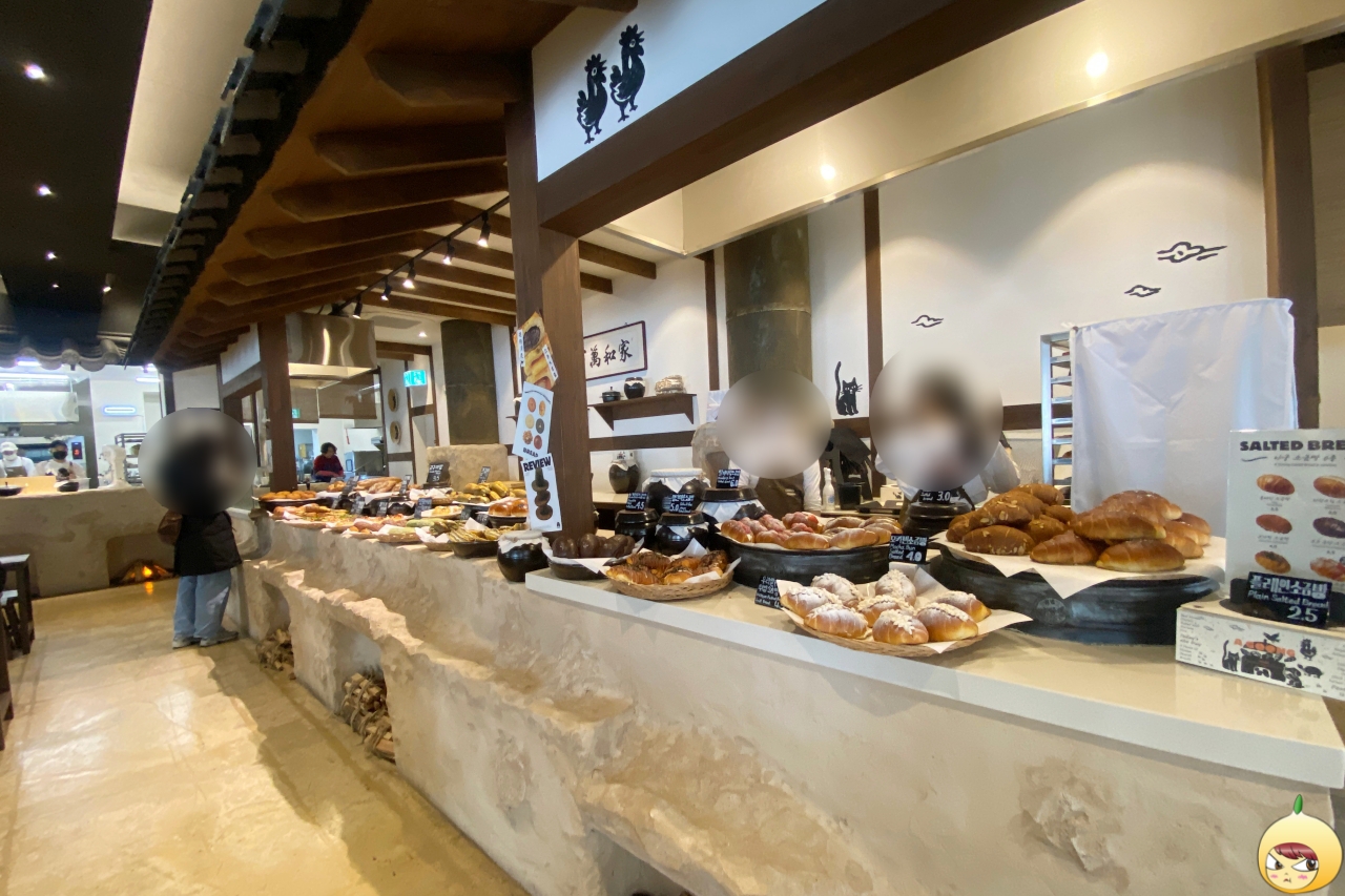 빵진열대 전체샷