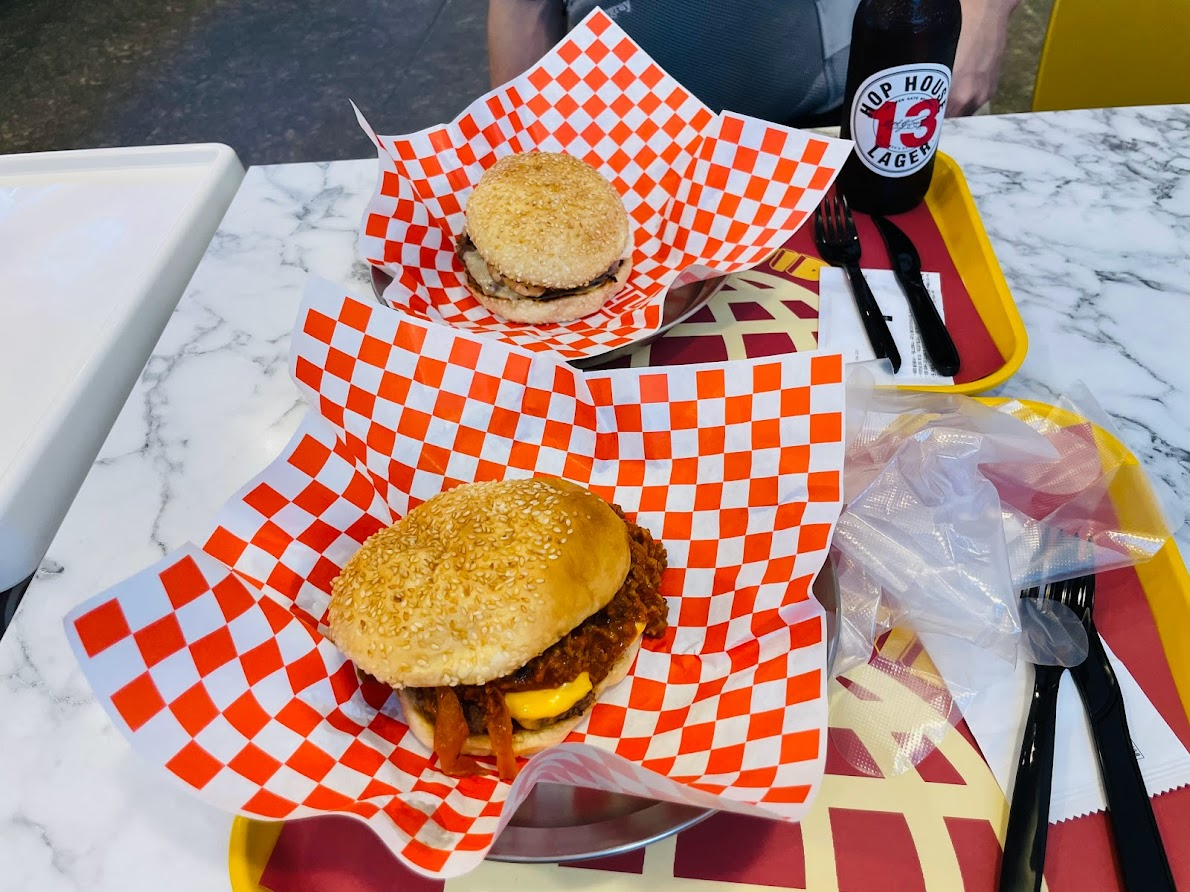 칠리킹버거와 베버리힐즈버거