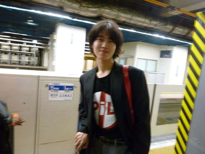 가수 데이먼스 이어 사진