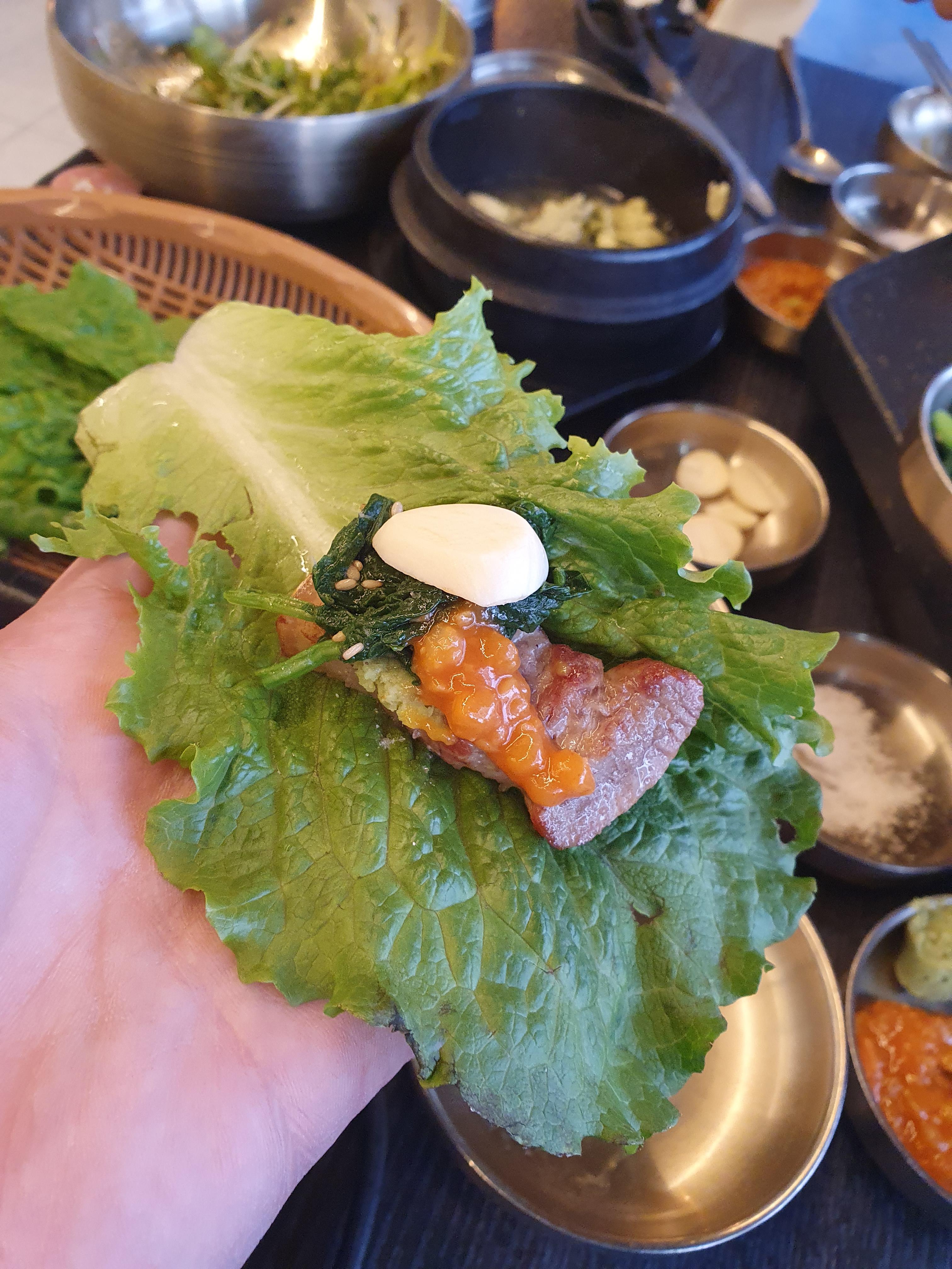 유채나물과 함께 흑돼지 콜라보2