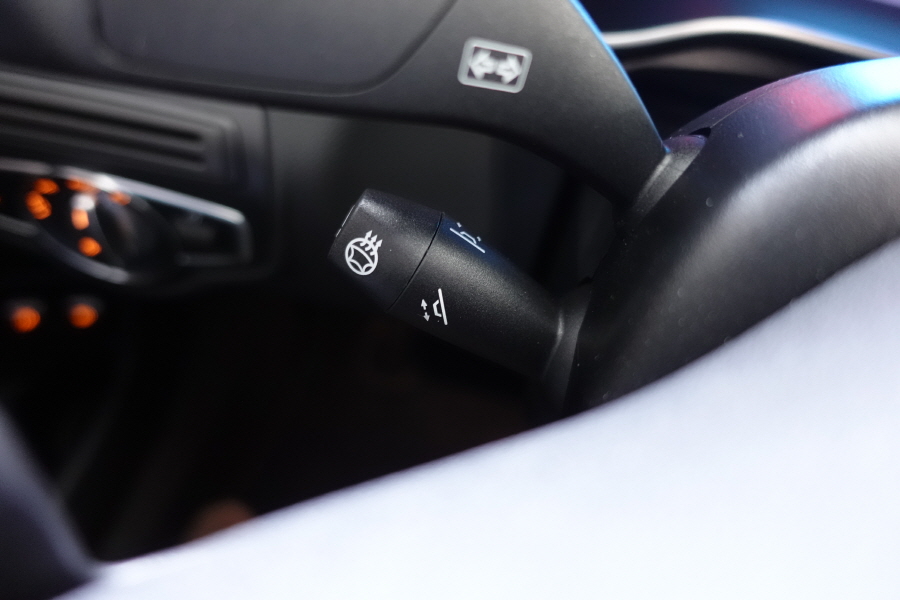 벤츠 GLC 300E 쿠페 실내디자인