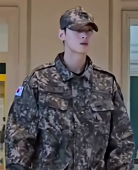 군복 입은 차은우
