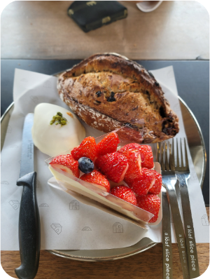 어 로프 슬라이스 피스 디저트 이미지 출처: https://place.map.kakao.com