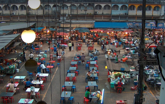 야시장 중심 저녁 여행 코스 추천 (미식, 체험, 감성)