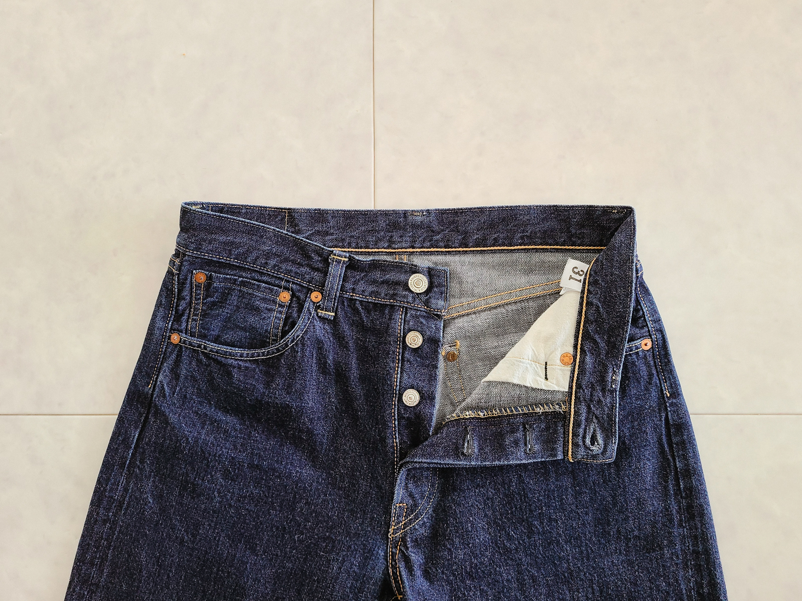 웨어하우스 1001 전면부입니다