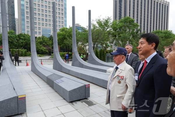 광화문 감사의 정원 완벽 가이드: 예약 방법부터 디자인 논란까지 전문가 분석