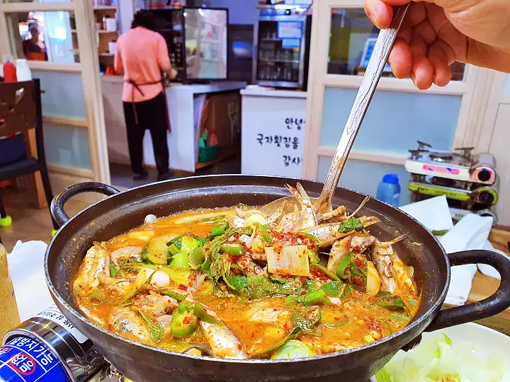 믿고 떠나는 스타 임주리 고향 거제 제트보트 식물원 생대구탕 아귀회 횟집 맛집 여행 가볼만한 곳 추천