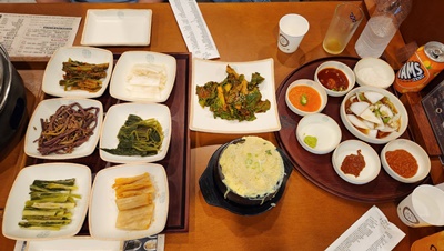 고반식당기본찬