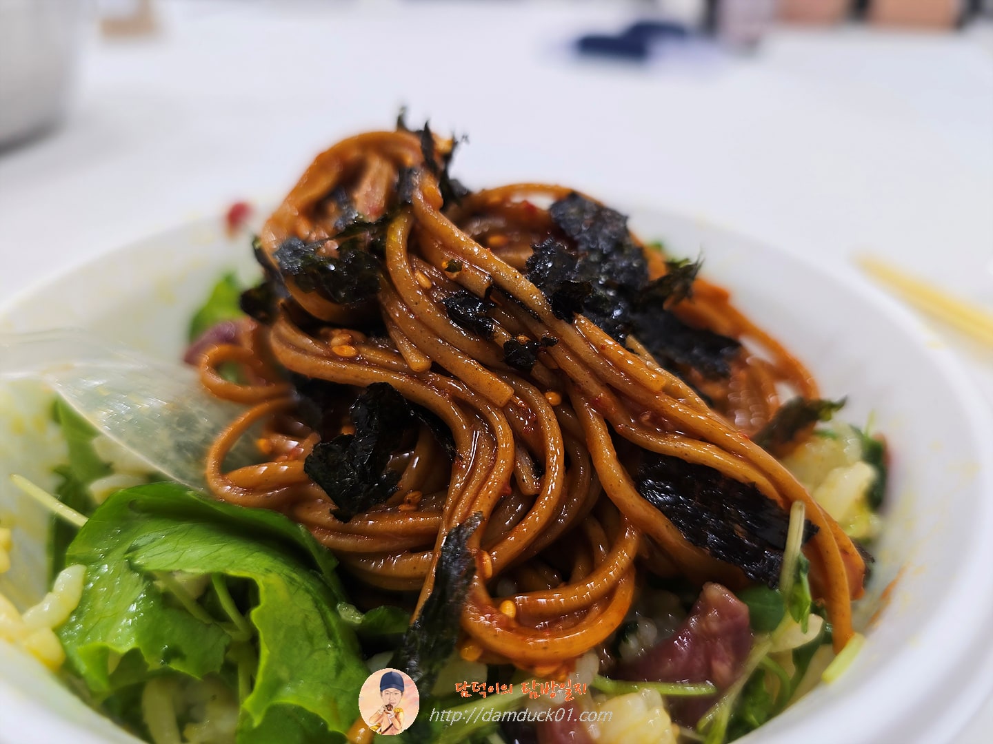 육회비빔밥, 메밀 비빔국수