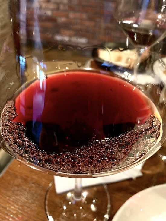 Moccagatta Barbaresco Bric Balin 2013의 색