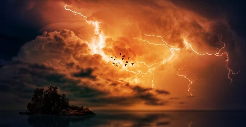 벼락맞는꿈 벼락을맞을뻔한꿈 