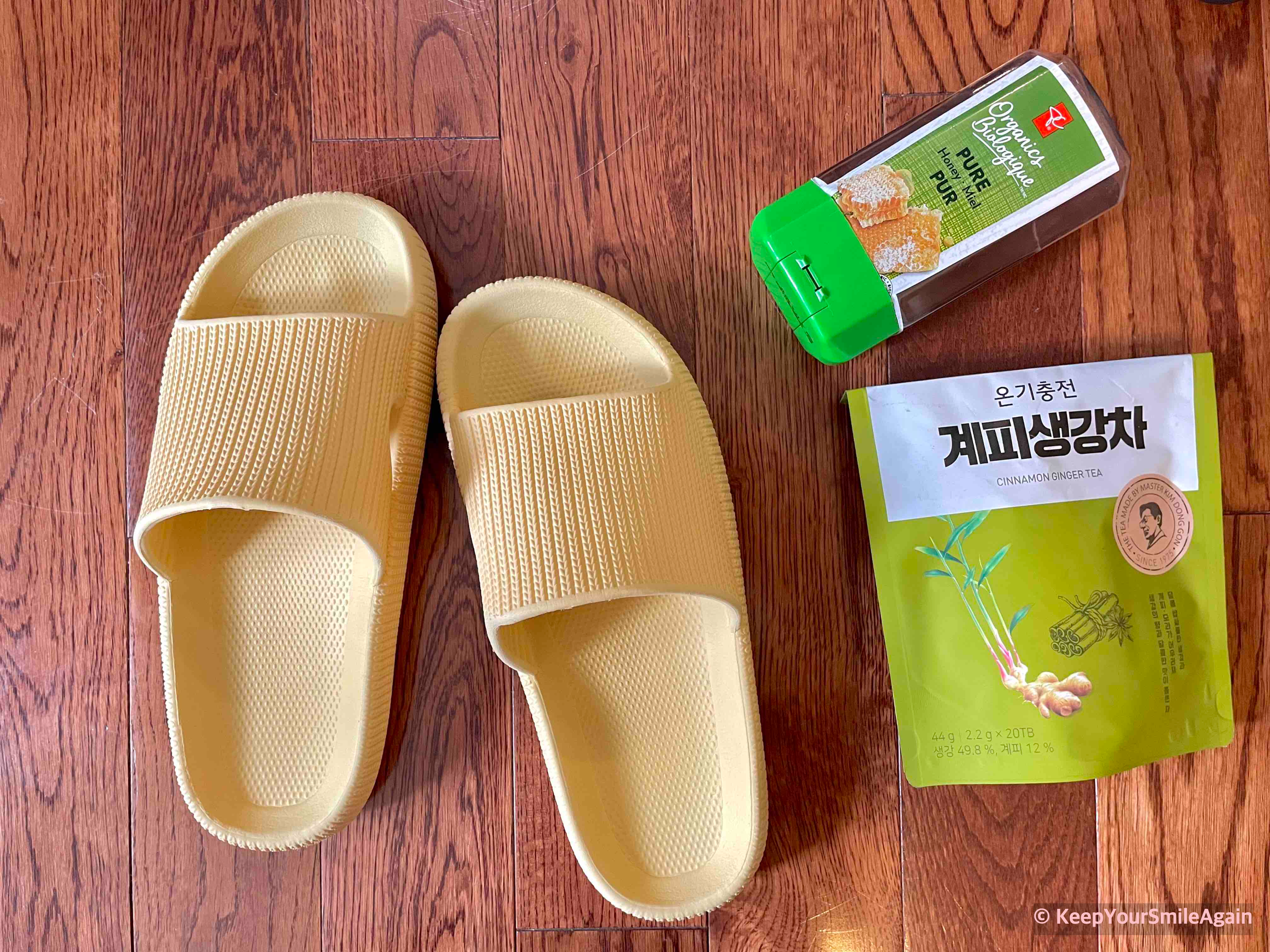 레몬색 슬리퍼와 계피생강차