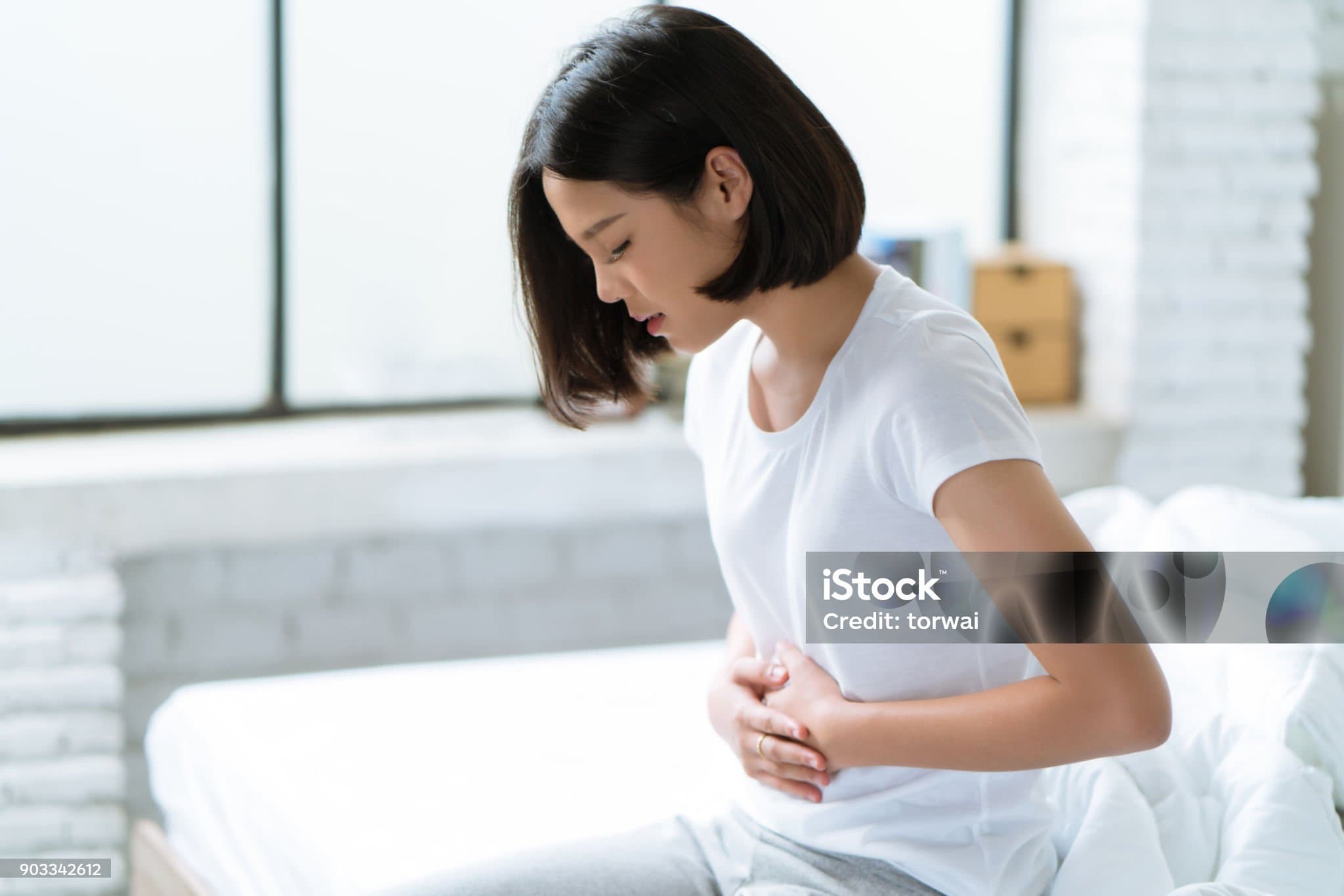 배가 콕콕 찌르듯이 아파요&amp;#44; 장염인지 확인하는 방법