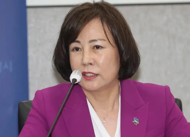 김필여 프로필 나이 고향 학력 경력 및 김필여 절도 혐의 이사장 사퇴 상황